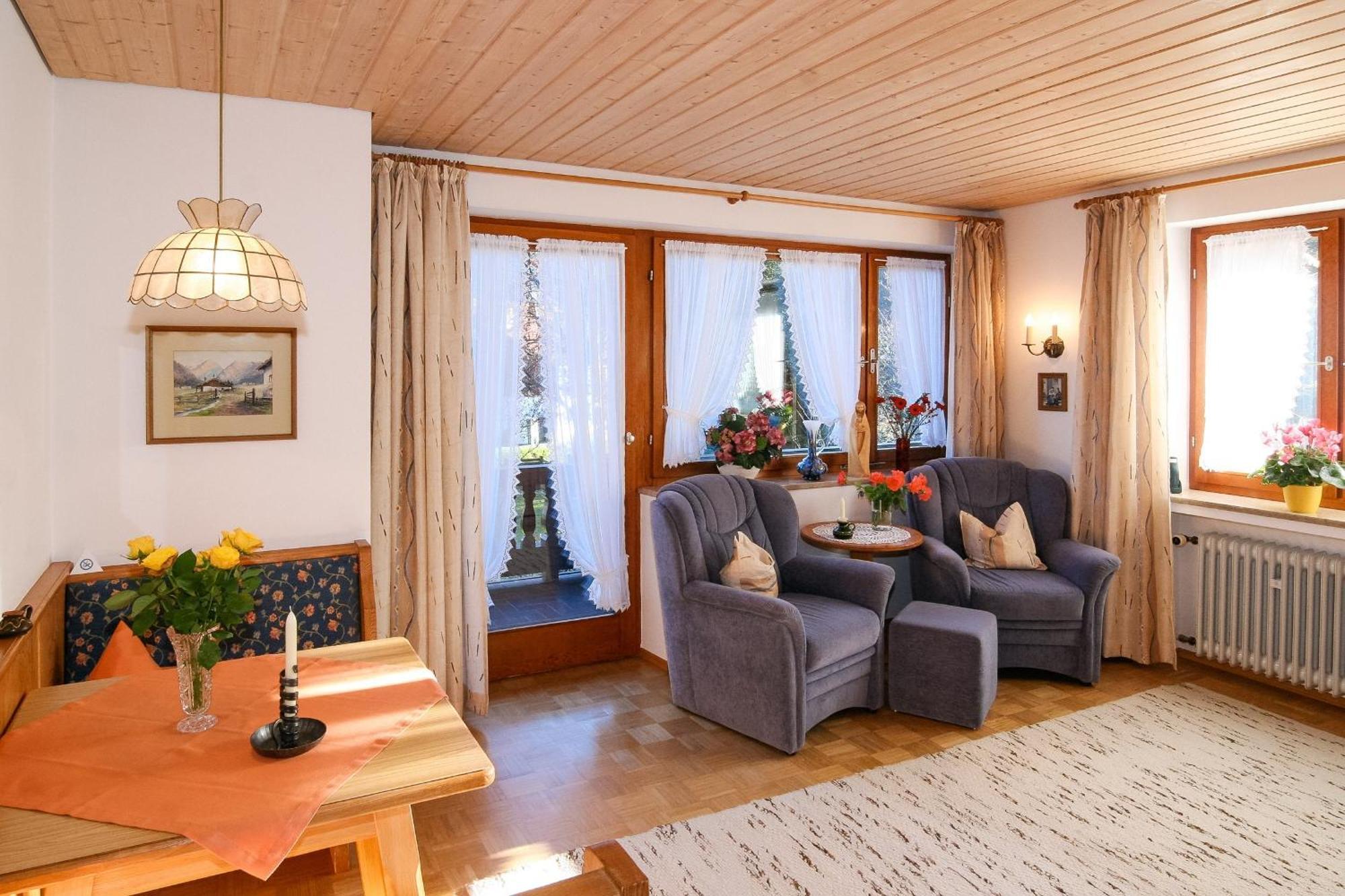 Helga Mayer Inkl. Chiemgaukarte Apartment Ruhpolding